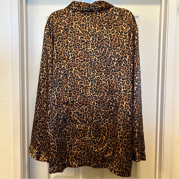 🐆PRIVATE LUXURIES • Satin Leopard Blouse or Pj Top - Picture 6 of 10
